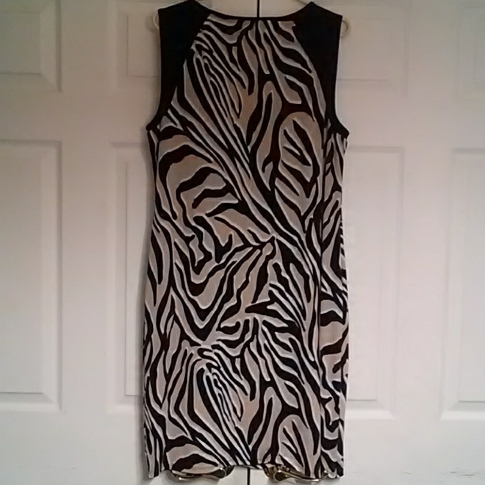 Women's Print Dress - Picture 3 of 5